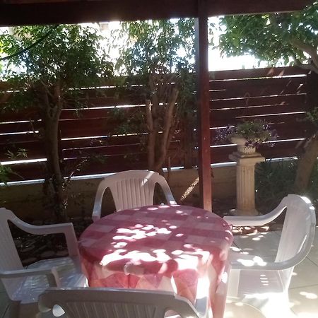 Green Patio Larnaca Ngoại thất bức ảnh